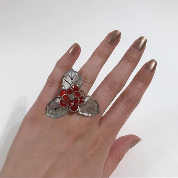 🧁 LAST CHANCE Silver Leaf Red Beaded Flower Ring - Picture 2 of 5